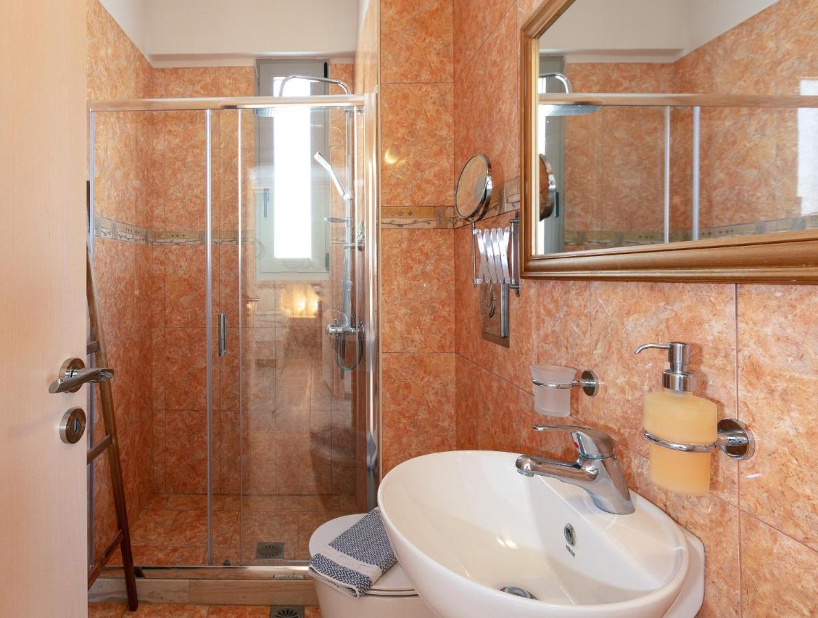 Evgoro Luxury Suites Agia Galini  Exterior photo