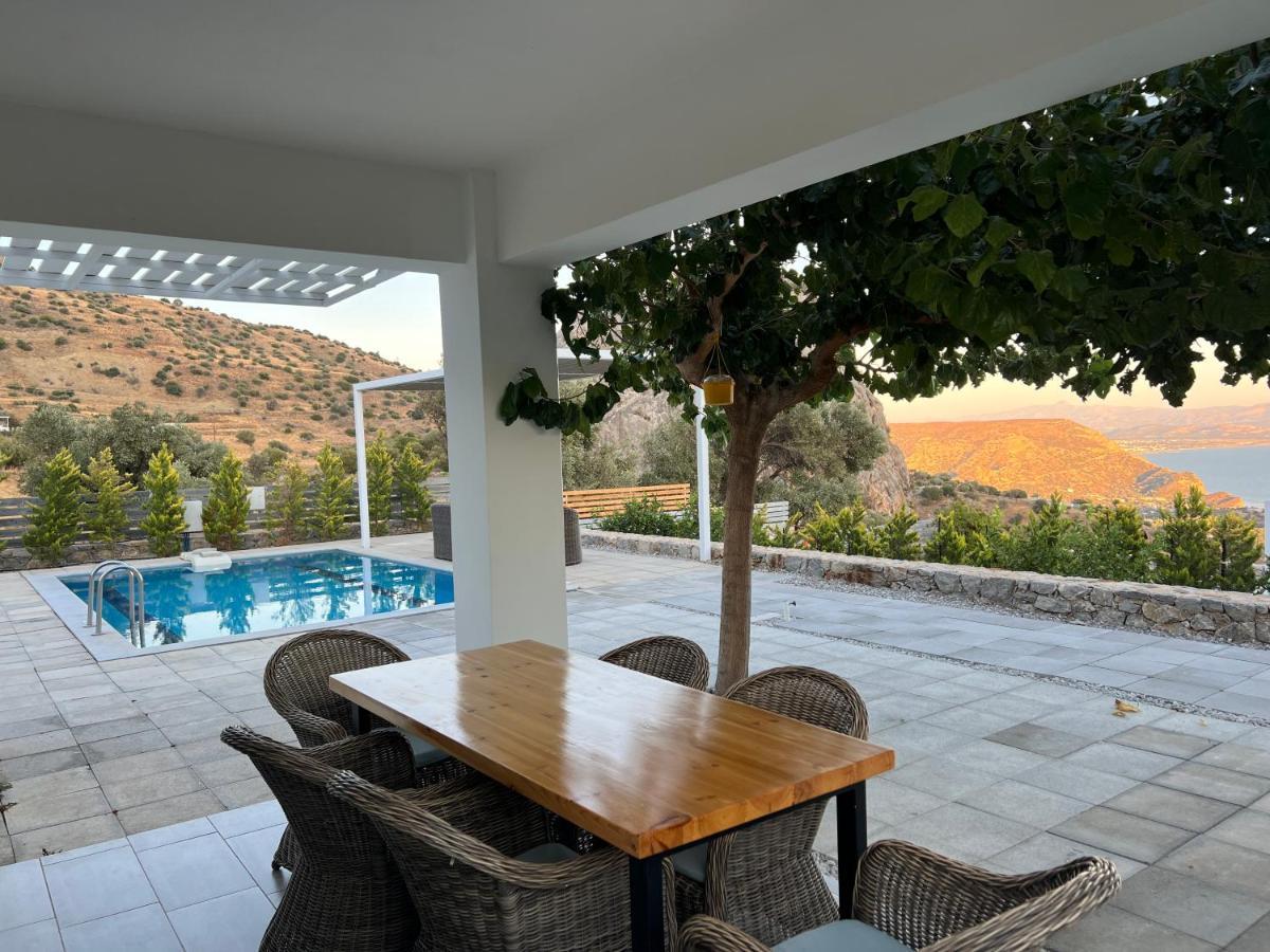 Evgoro Luxury Suites Agia Galini  Exterior photo